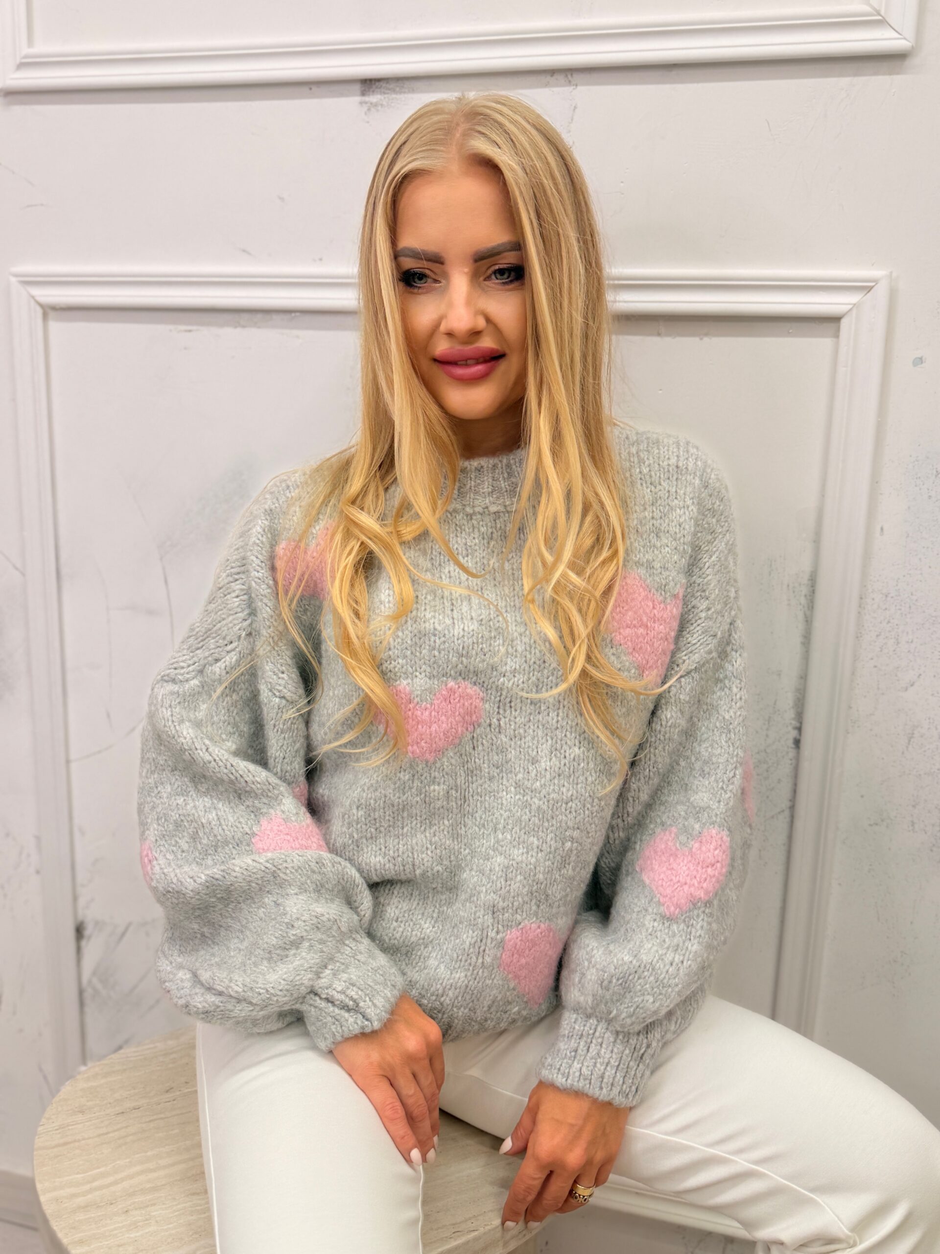 Sweter oversizowy LOVE szary