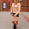 Sukienka sweterkowa mini BELIVE pudrowy róż